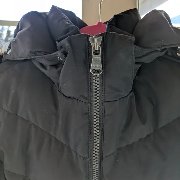 Women's Black Puffer Jacket with Fur Trim